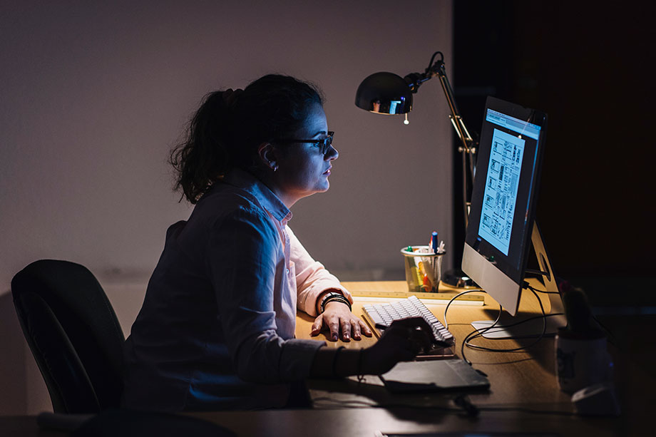 ¿Cómo los turnos nocturnos afectan la salud del trabajador?