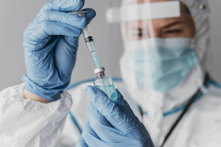 Mitos y verdades sobre la vacunación contra el COVID-19 - Medical Assistant